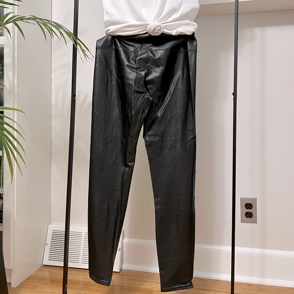 Aritzia (p)leather leggings - Picture 1 of 4